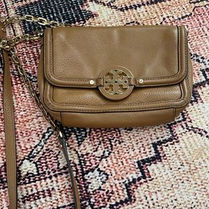Authentic Tory Burch Crossbody with gold chain and leather strap